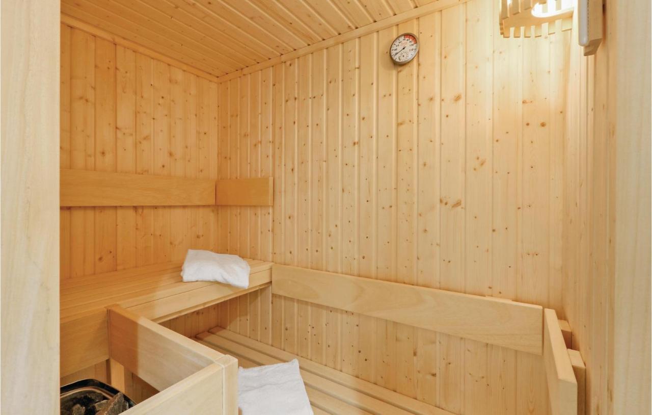 Cozy Apartment In Luebeck Travemuende With Sauna エクステリア 写真